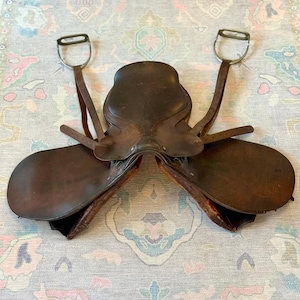 Champion & Wilton Vintage Leather Horse Saddle 19” Leaping Brown Equestrian