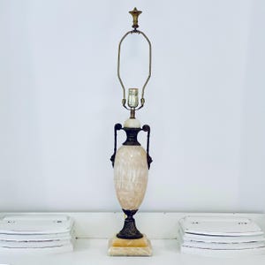Vintage Onyx Marble Brass Lionhead Table Lamp MCM Hollywood Regency Lighting Italy