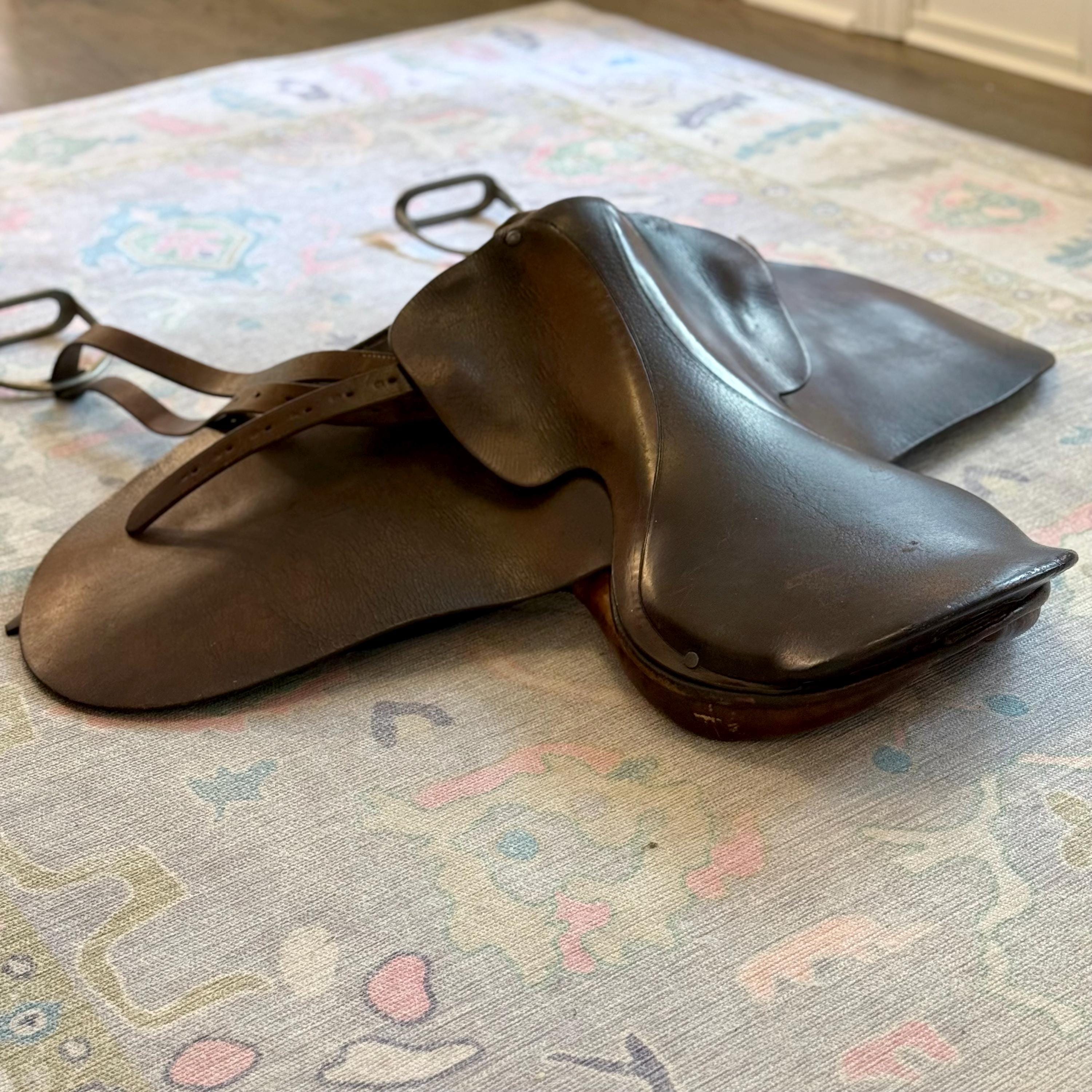 チャンピオン＆ウィルトン ヴィンテージレザー 馬鞍 19インチ