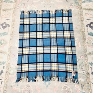 Vintage Curvon Victoria 100% Wool White Blue Plaid Fringe Lap Stadium Blanket Throw England