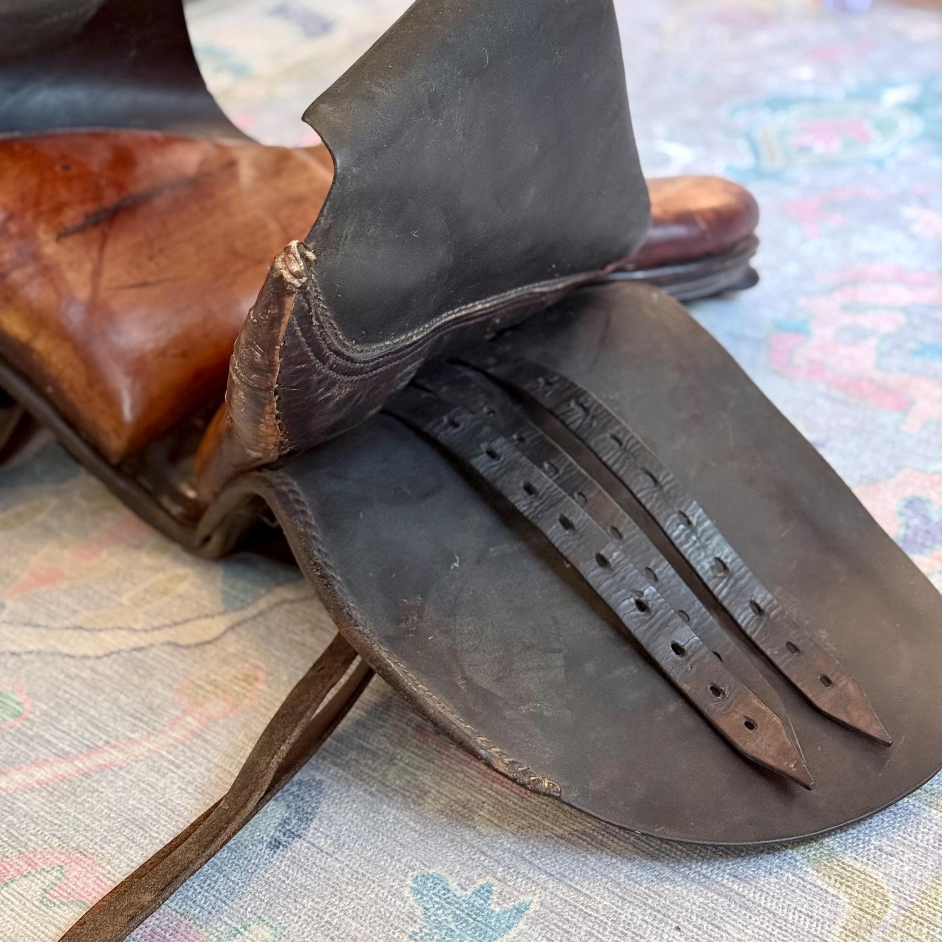 ヴィンテージ 馬 鞍 皮 アンティーク 乗馬鞍 ウエスタンサドル 鞍