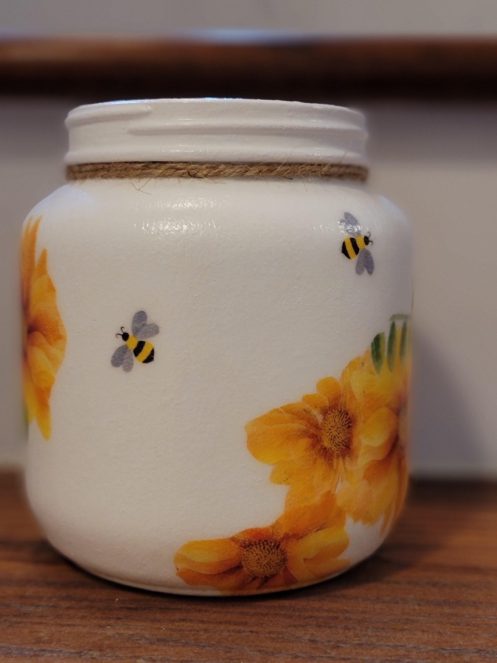 Bee Utensil Holder at David Lowry blog