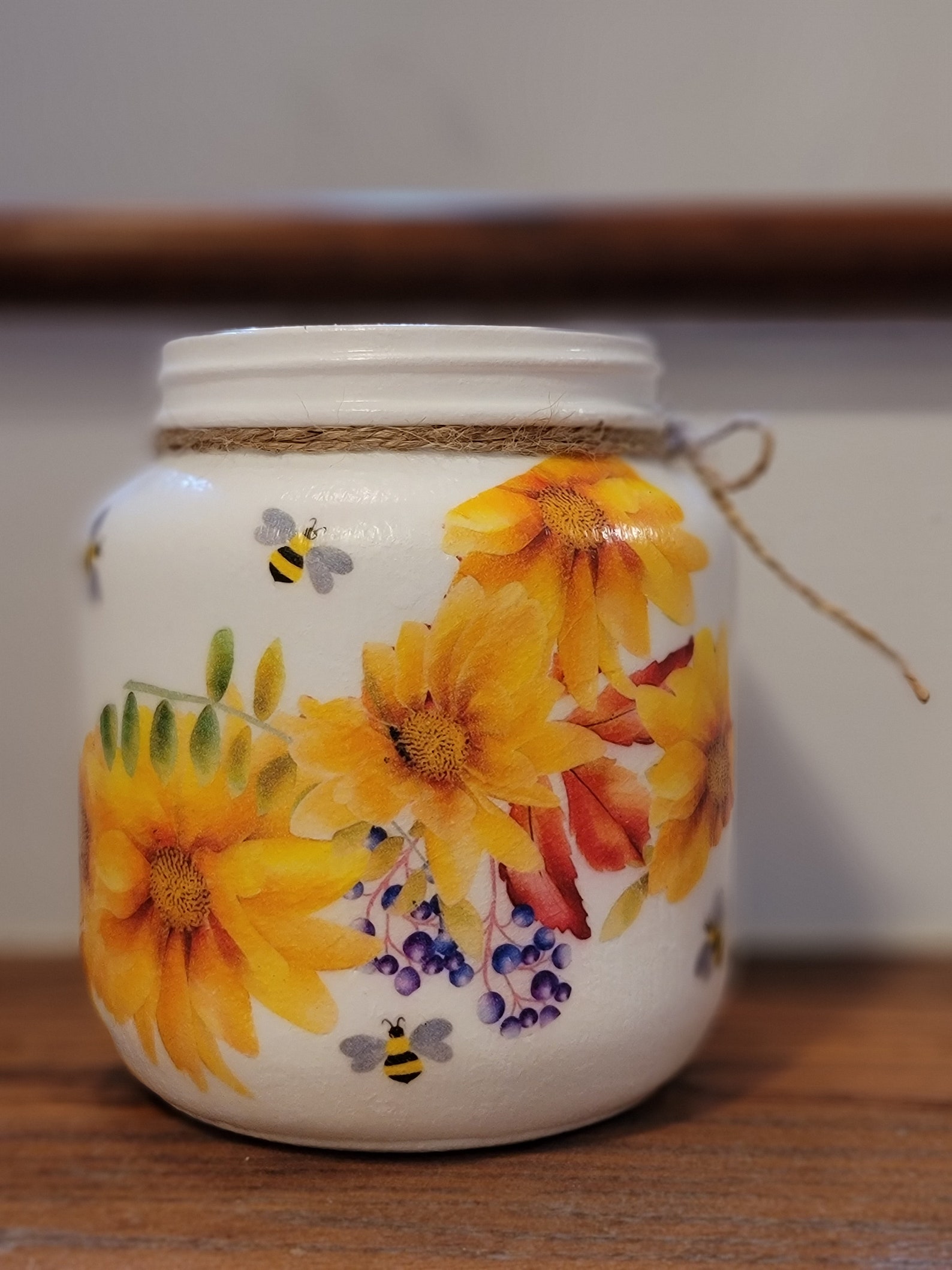 Bee Utensil Holder at David Lowry blog