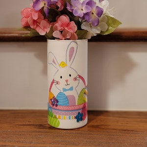 Daisy and Bunny Vase, Spring Flower Vase, Easter Centerpiece, Rabbit Flower Vase, Easter Vase Gift, Easter Basket Accent