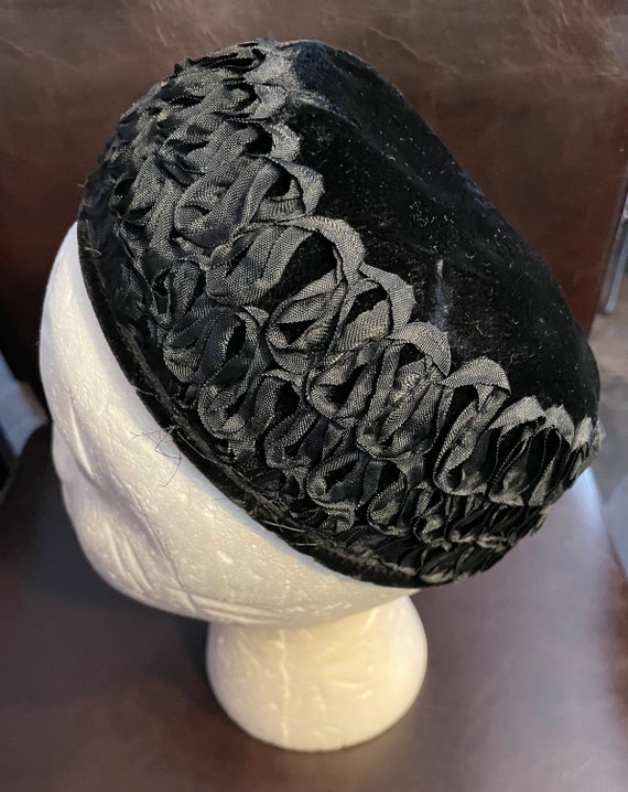 Vintage Black Velvet Pillbox Hat - image 4