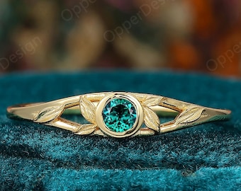 Art Deco Emerald Jewlery Ring, Round Cut 3mm Emerald Engagement Yellow Gold Ring, Vintage Solitaire Emerald Birthstone Bezel Set Leaf Ring