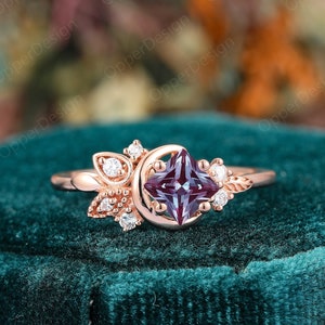 Alexandrite Engagement Ring, Unique Stackable Moissanite Ring, Vintage Round Princess Cut 5mm Alexandrite Ring, Rose Gold Alexandrite Ring