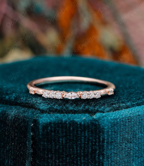 Alliance avec diamants simules demi bague d eternite minimaliste cadeau pour femme anneau fin unique anneau en plaque or rose bague delicate Etsy Canada