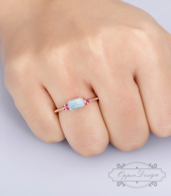 Pierre Fine Opale Rose (Lab-Created) 151+ Carats - Taille Émeraude - Monture German Silver - Neuf