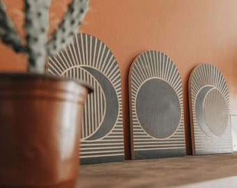 彫刻された木製日食アーチ：月相壁飾り3個セット