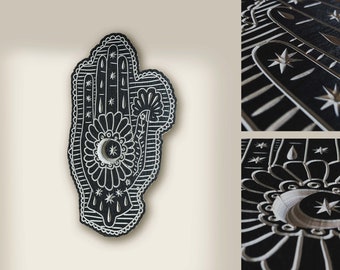 小さな木版画彫刻 - 手作業による壁掛け。