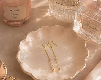 Orecchini pendenti con cristalli color champagne: pendenti con perline dorate, gioielli eleganti e leggeri.