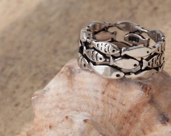 Sterling Silver Fish Ring – Ocean-Inspired Band – Unique School of Fish Jewelry – Handmade Coastal Ring for Beach Lovers