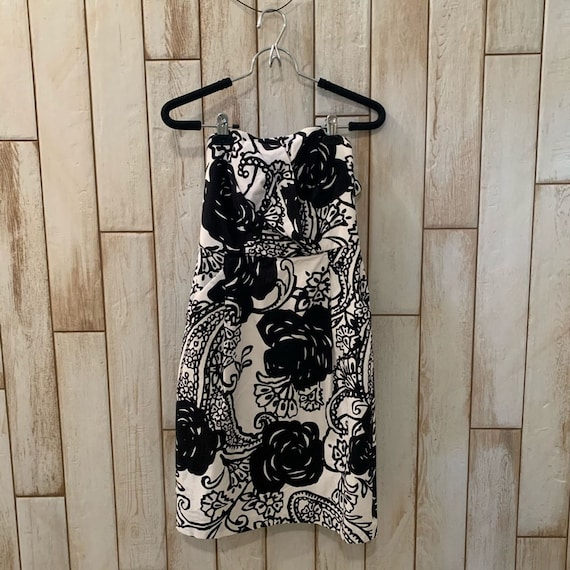 White House Black Market Ladies strapless dress