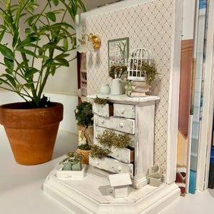 Miniature Shabby Chic Happy Place Handcrafted Bookend