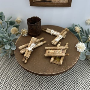 Conjunto de pergaminos vintage en miniatura