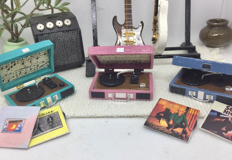 Miniature Dollhouse Vintageinspired Record Player Etsy
