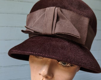 Vintage 1930s Maxine Cloche Hat, Rich Dark Brown Velour with Big Bow.  Made of Merrimac Velour in the USA, Union Label.