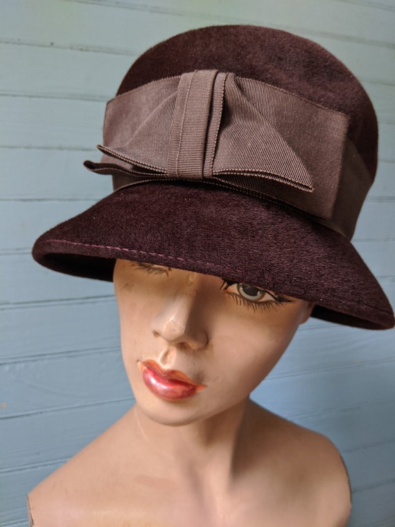 Vintage 1930s Maxine Cloche Hat, Rich Dark Brown V