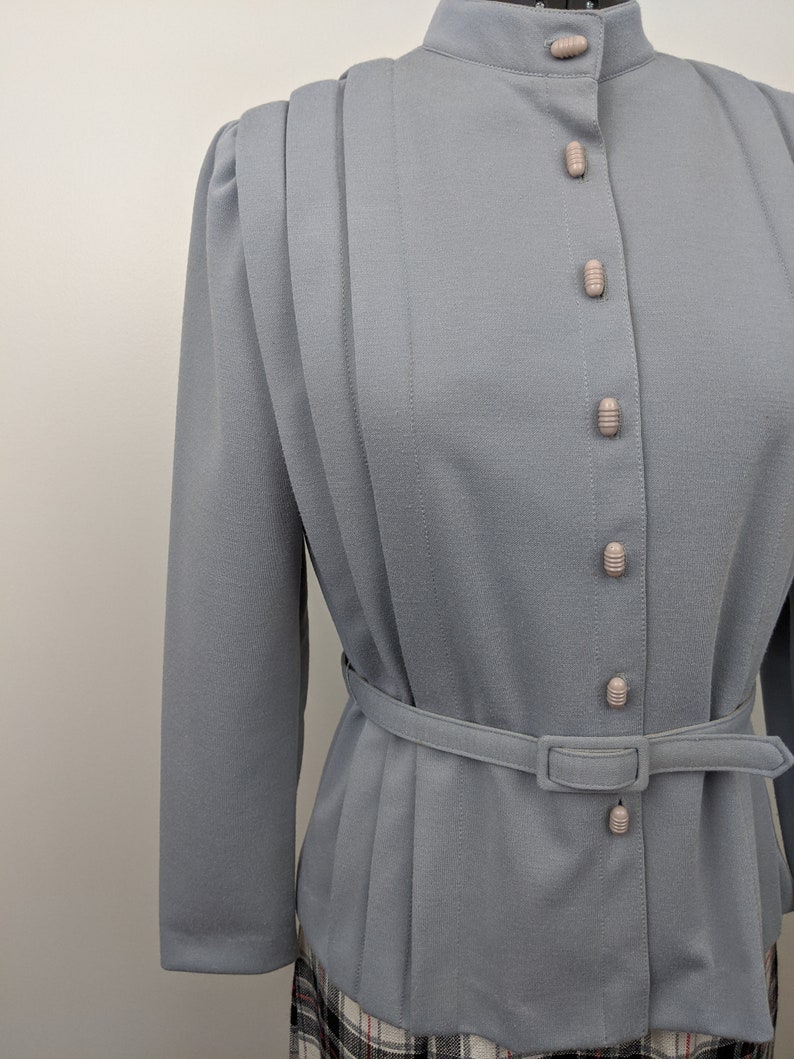 Vintage 1970s Leslie Fay Petites, Wool Blend Knit Jacket with Belt, Pale Steel Blue Gray. Mandarin Collar with Tuxedo Pleat Front & Back. image 3