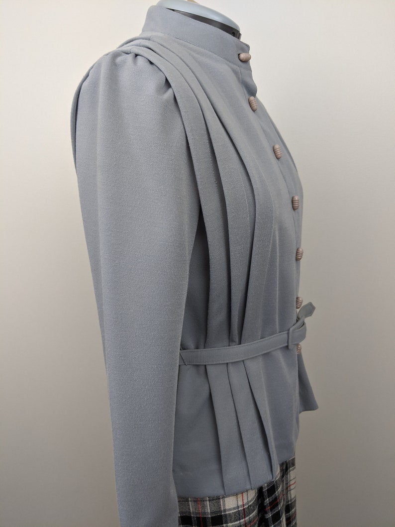 Vintage 1970s Leslie Fay Petites, Wool Blend Knit Jacket with Belt, Pale Steel Blue Gray. Mandarin Collar with Tuxedo Pleat Front & Back. image 4