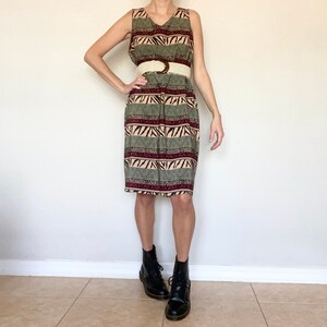Vintage (M/L) 1990s Safari Pattern Sleeveless V-Neck Dress – Animal Print - Women’s Vintage Clothing – Women’s Vintage Dress