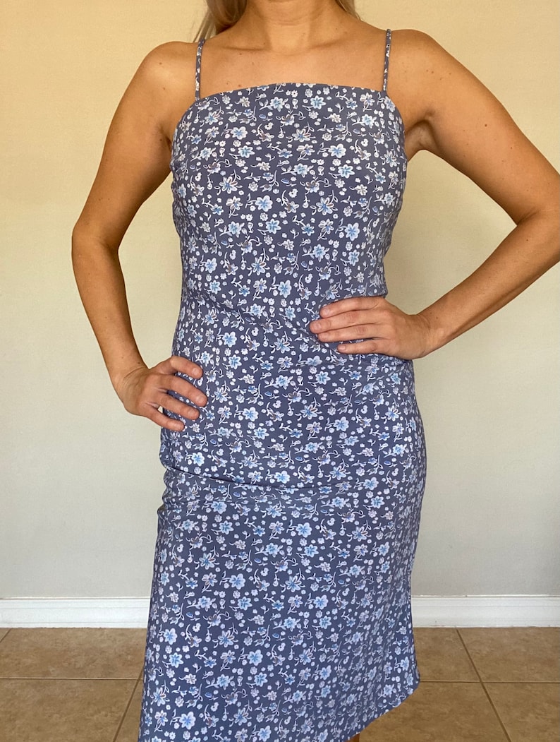 Sleeveless Dress \u2013 Women\u2019s Vintage Clothing \u2013 Women\u2019s Vintage Dress Vintage 1990s Blue Floral Print Dress
