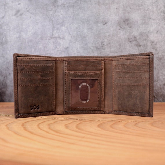Full Grain Leather Trifold Mens Wallet – RFID, Personalized with Initials & Inside Engraving