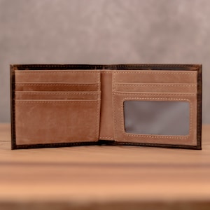 Cartera plegable para hombre de piel de grano completo con ventana para identificación, grabado de iniciales personalizado, regalo de San Valentín, regalo de aniversario para novio y esposo