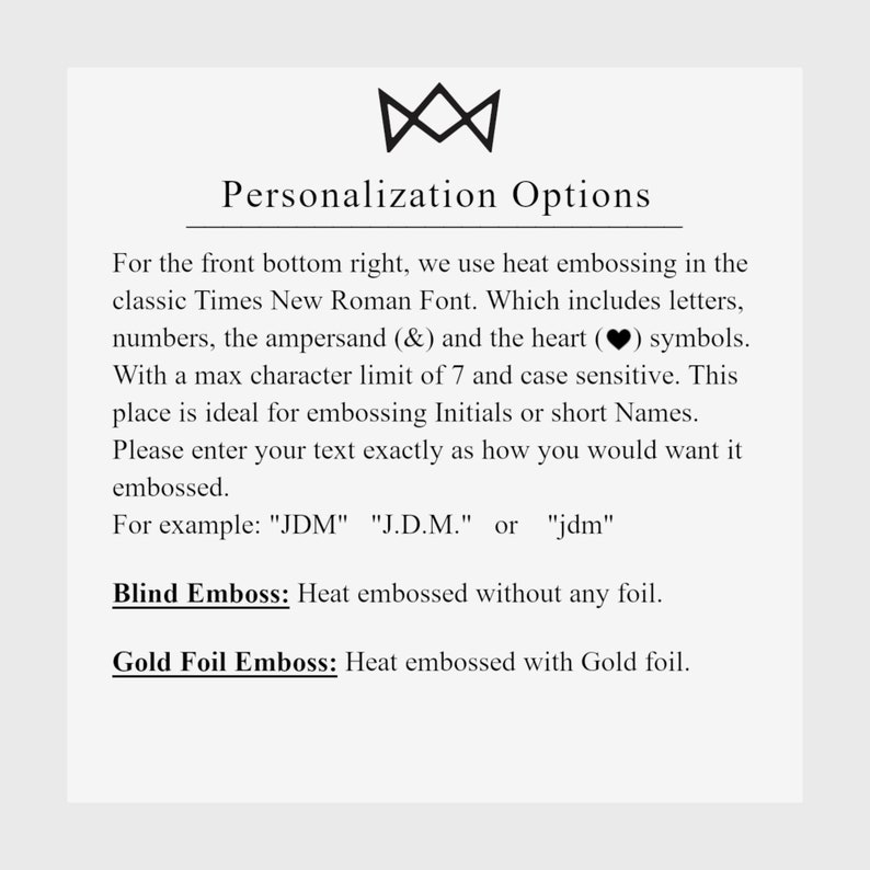 Op de afbeelding: Een afbeelding die de personalisatieopties voor een product laat zien. De tekst luidt "Personalisatieopties" en legt uit dat het product met maximaal 7 tekens kan worden gepersonaliseerd met behulp van een Times New Roman-lettertype. De opties omvatten "Blinddruk" en "Goudfolie-druk".