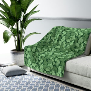 Ginkgo Biloba Light Green and Dark Green Leaf Pattern Sherpa Fleece Blanket