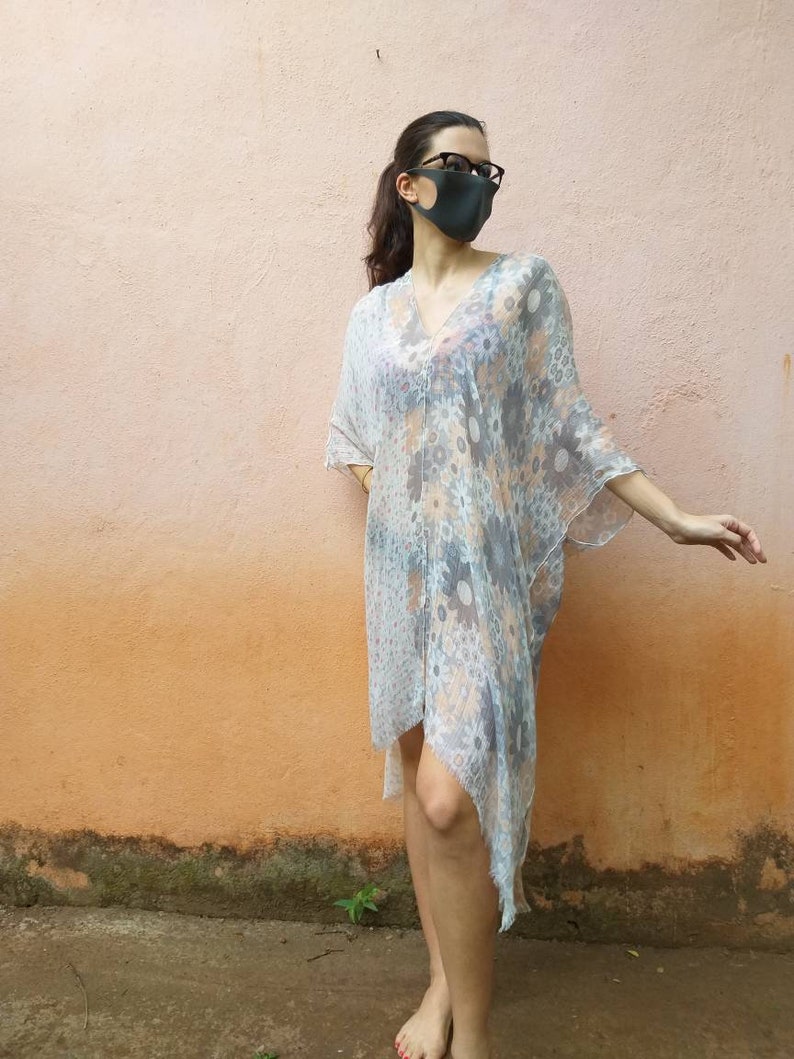 Casual poncho,plus size short caftan,free size poncho,modern poncho,loose kaftan,gift for women,100/% viscose top tunic