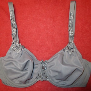 Vintage New Bali Beyond Beautiful Minimizer Wire Free Bra White 38C -   Israel