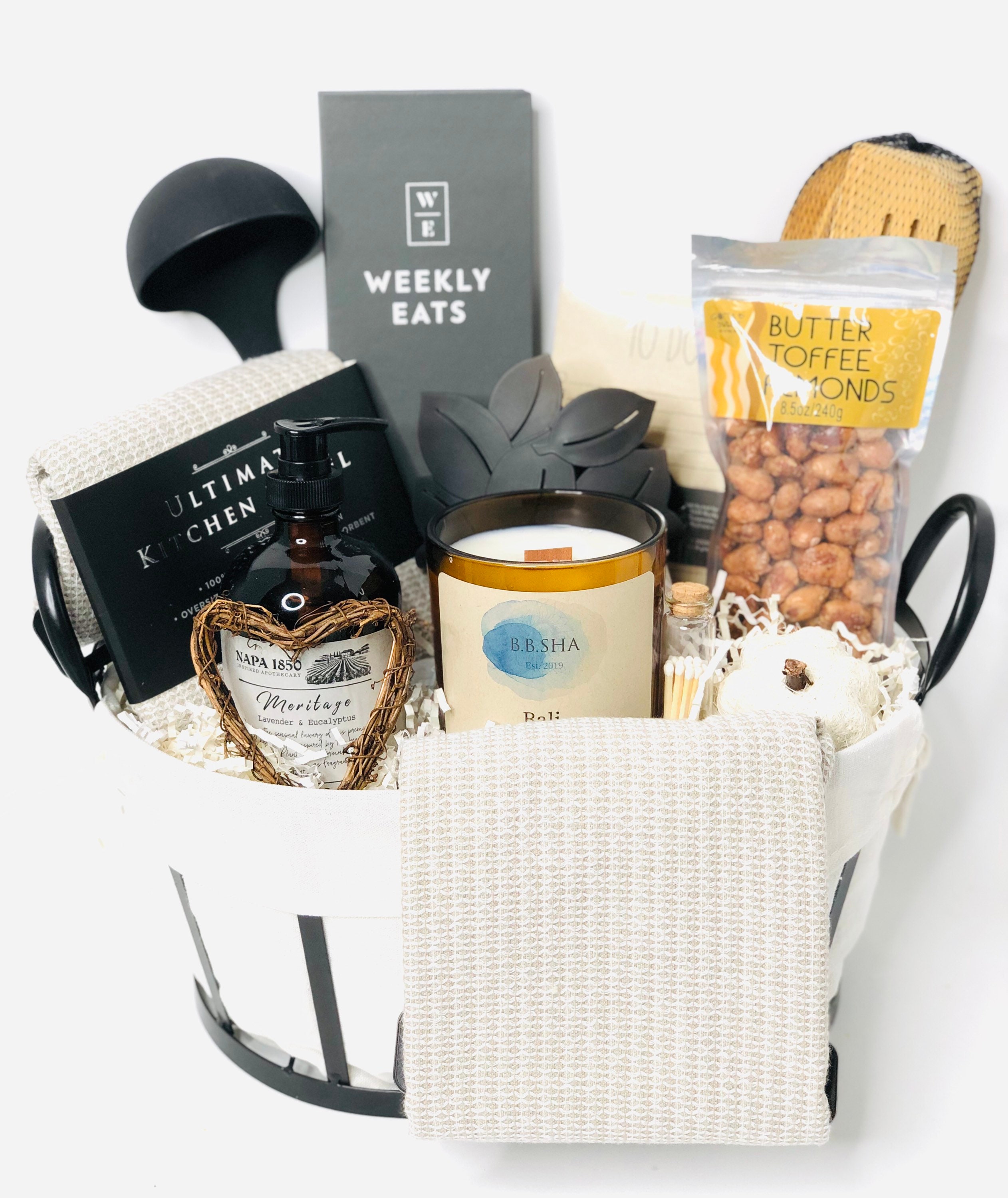  BECTA DESIGN Housewarming Gifts For New Home, Gift Basket  Ideas, Apartment Essentials for Couples, Gift Box Set for New House - Mug,  Corkscrew, Coasters, Keychains, Mastercloth, Tabletop Sign, Card: Home 