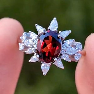 Red Garnet Ring for woman, Natural garnet Engagement ring Gold, Garnet Ring, engagement ring, Garnet Wedding Ring