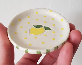 Kleine Zitronenschale aus Keramik | Handgefertigte Teebeutelablage | Handgefertigtes Schmucktablett | Originelles Geschenk | Unikat