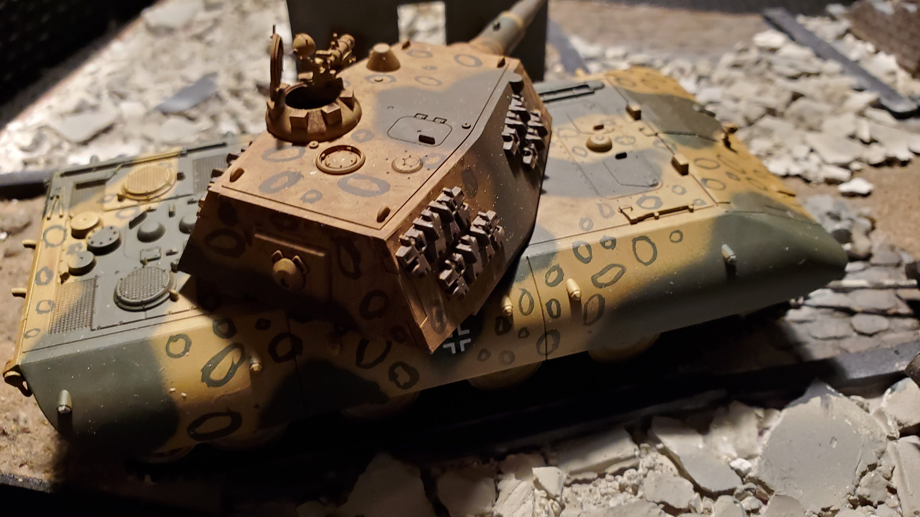 Prebuilt Diorama of a German E100 Super Heavy Tank 1/72 Scale Model
