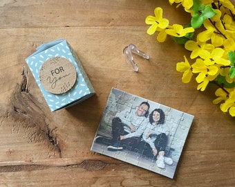 Gift set with puzzle card with your own photo and acrylic holder