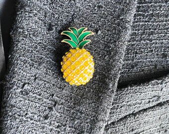 DDLKK Yellow Pineapple Brooch Pins Brooches and Pins for Women Crystal Enamel Pin Pins for Jacket Accessories for Women
