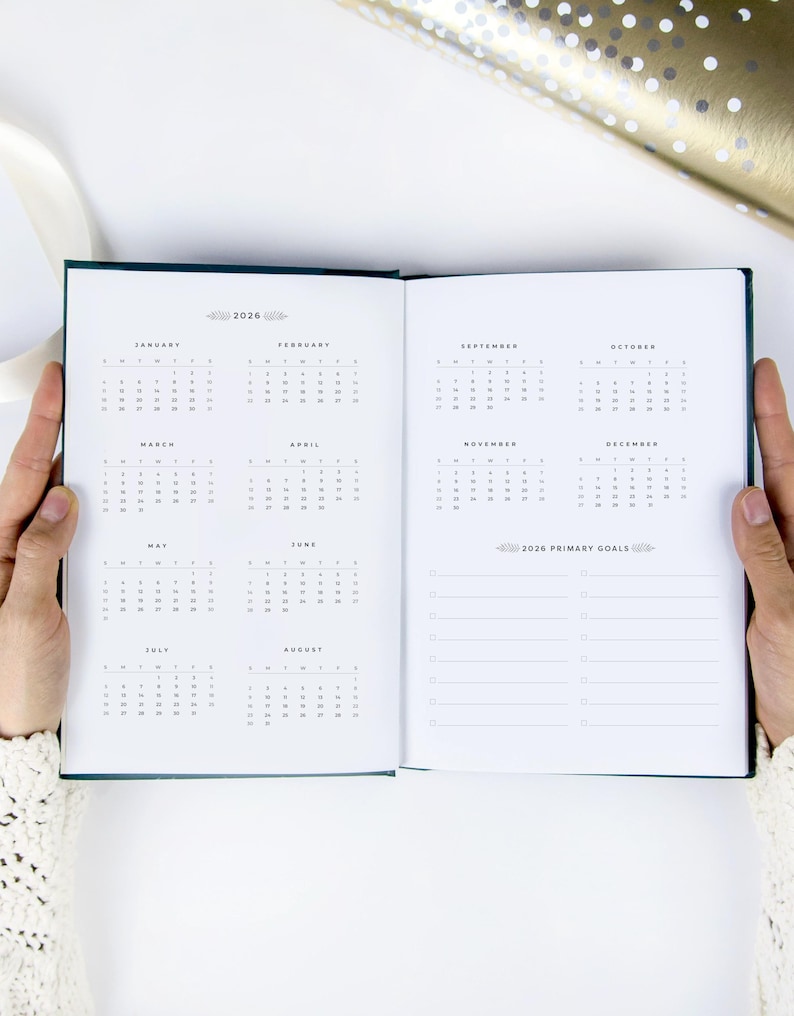 minimal yearly overview planner spread