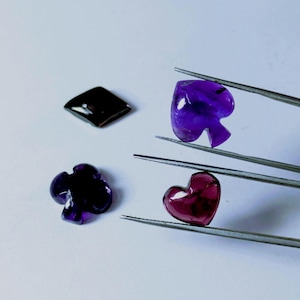 Piqués de cartão exclusivos, ametista e granada, pedra preciosa sofisticada, formato de diamante, pedra preciosa em forma de clube, gema lapidada em forma de espadas, granada em formato de coração, presente exclusivo para pai