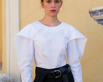 Futuristische Avantgarde Weiße Bluse mit Übertriebenen Ärmeln, Dekonstruiertes Elegantes Oberteil, Extravagantes Baumwollhemd, Bluse mit Puffärmeln