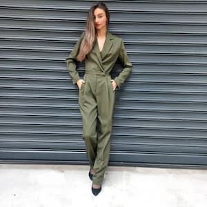 Elegant Double Breasted Jumpsuit, Flare Wedding Guest Jumpsuit, Jumpsuit Notched Collar, Chic Party Jumpsuit, Maxi Pleated Suit Overalls