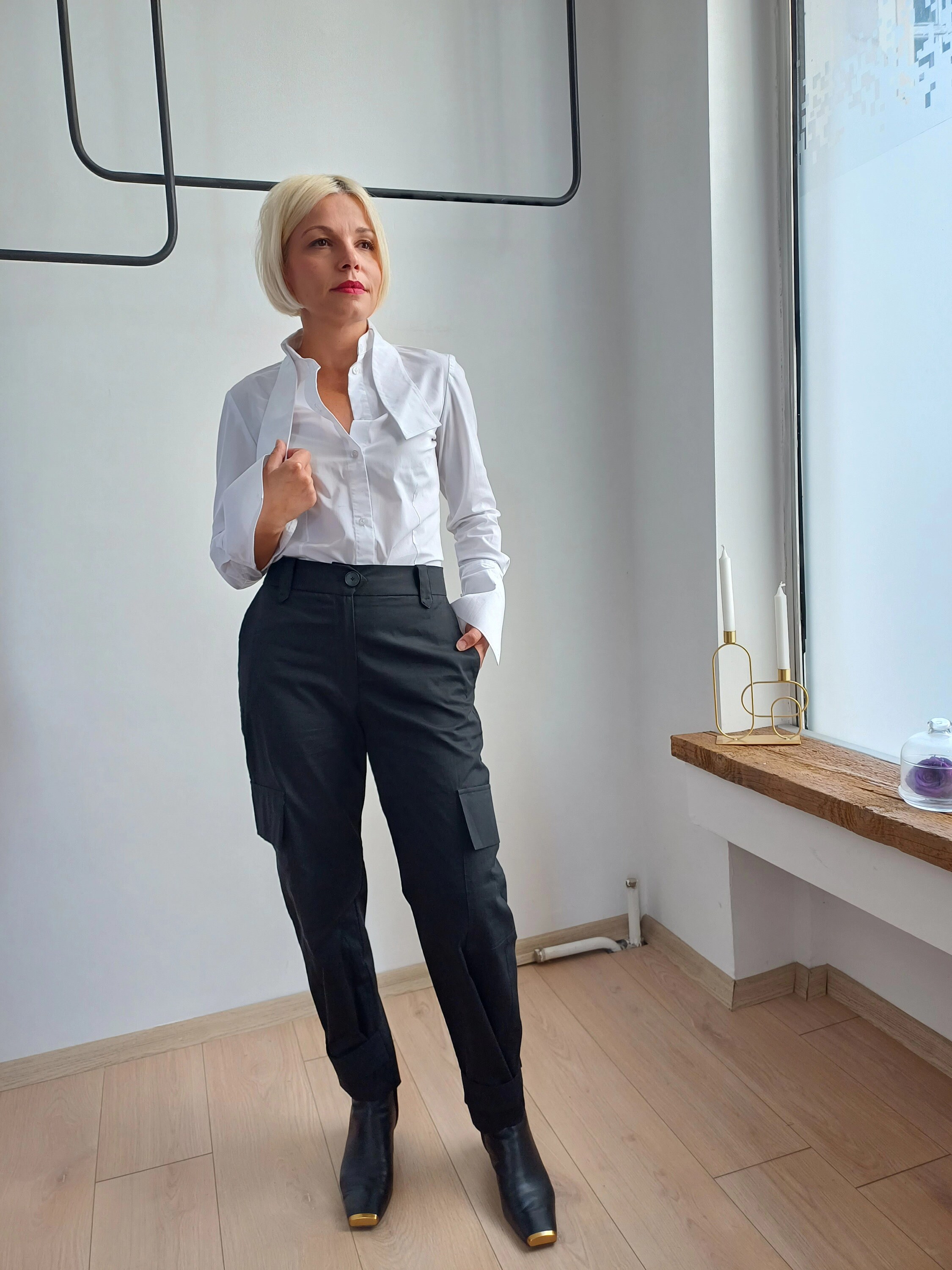 Flattering Cargo Style Anckle Length Slacks, Adjustable Horn