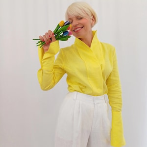 Brigth Yellow Linen Kimono Inspired Shirt Stand Up Collar Easy to Wear Lightweight Summer Blouse Minimalist Soft Weave Linen Top High Neck