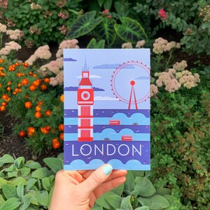 Carte postale de voyage à Londres | Carte postale illustrée de 5 x 7 po. Londres, Angleterre, Travel Adventure Bus Taxi Bridges | Cadeau souvenir | Décor image 3