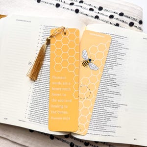 箴言 16:24 詩のブックマーク ESV | Sweet to the Soul Bee Honeycomb イエロー サイズ 2インチ x 7インチ キリスト教聖書暗記カード かわいいギフト タッセル