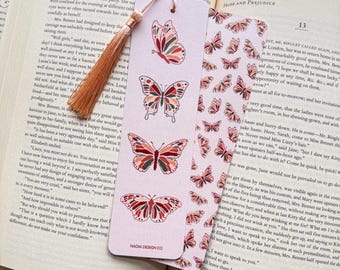 Vlinderbladwijzers in warme tinten | Formaat 2x7 inch | Geïllustreerd patroon van perzikgroene vlinders | Boekaccessoires | Leuk cadeau voor boekenliefhebbers