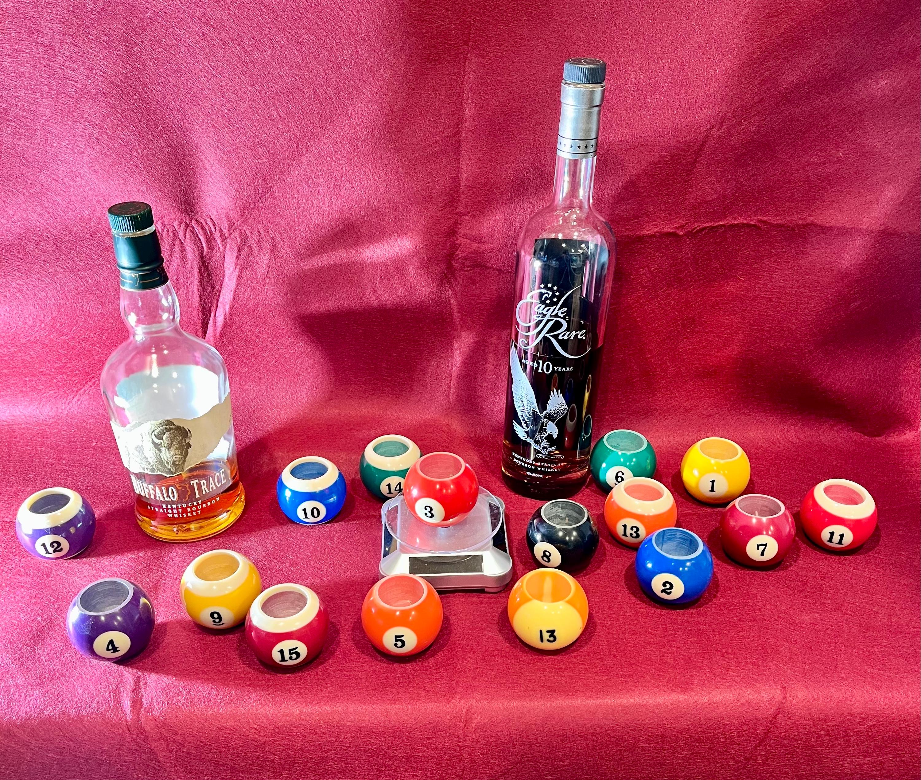 Billiards shot glass, Pool table. 8 Ball