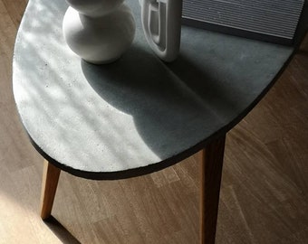 Concrete coffee table | 118cm x58cm |